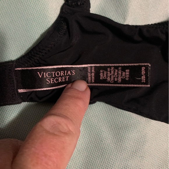 Victoria’s Secret T-shirt push-up bra Full coverage 32D underwire black bra - Picture 6 of 6